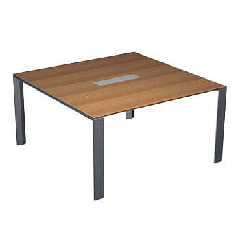 Стол для переговоров П-опоры ноги-хром X7 X7R01 C 1400x1400x720